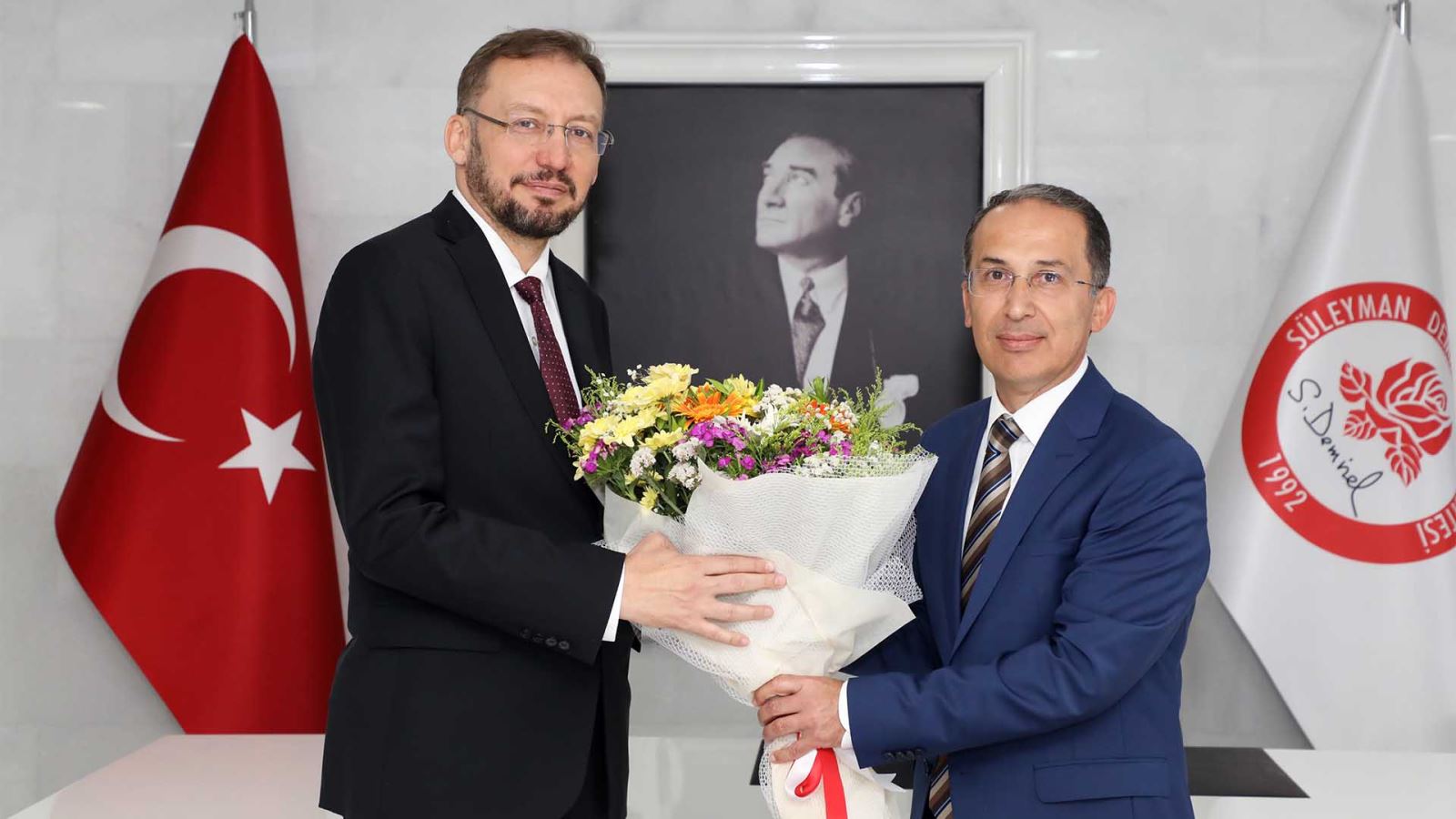 Prof. Dr. Mehmet Saltan Görevi Prof. Dr. İlker Hüseyin Çarıkçı’dan Devraldı
